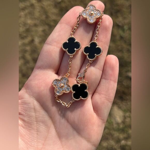 Lucky Alhambra Clover Bracelet Rose Gold Black Stones With Logo - Picture 9 of 11